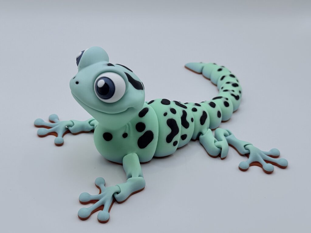 Spotted Gecko Flexi Figure